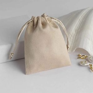 Eco-frinedly Custom Suede Drawstring Bag Ring Erring Jewelry Bag Velvet Flannel Jewelry Packaging Pouch With Logo