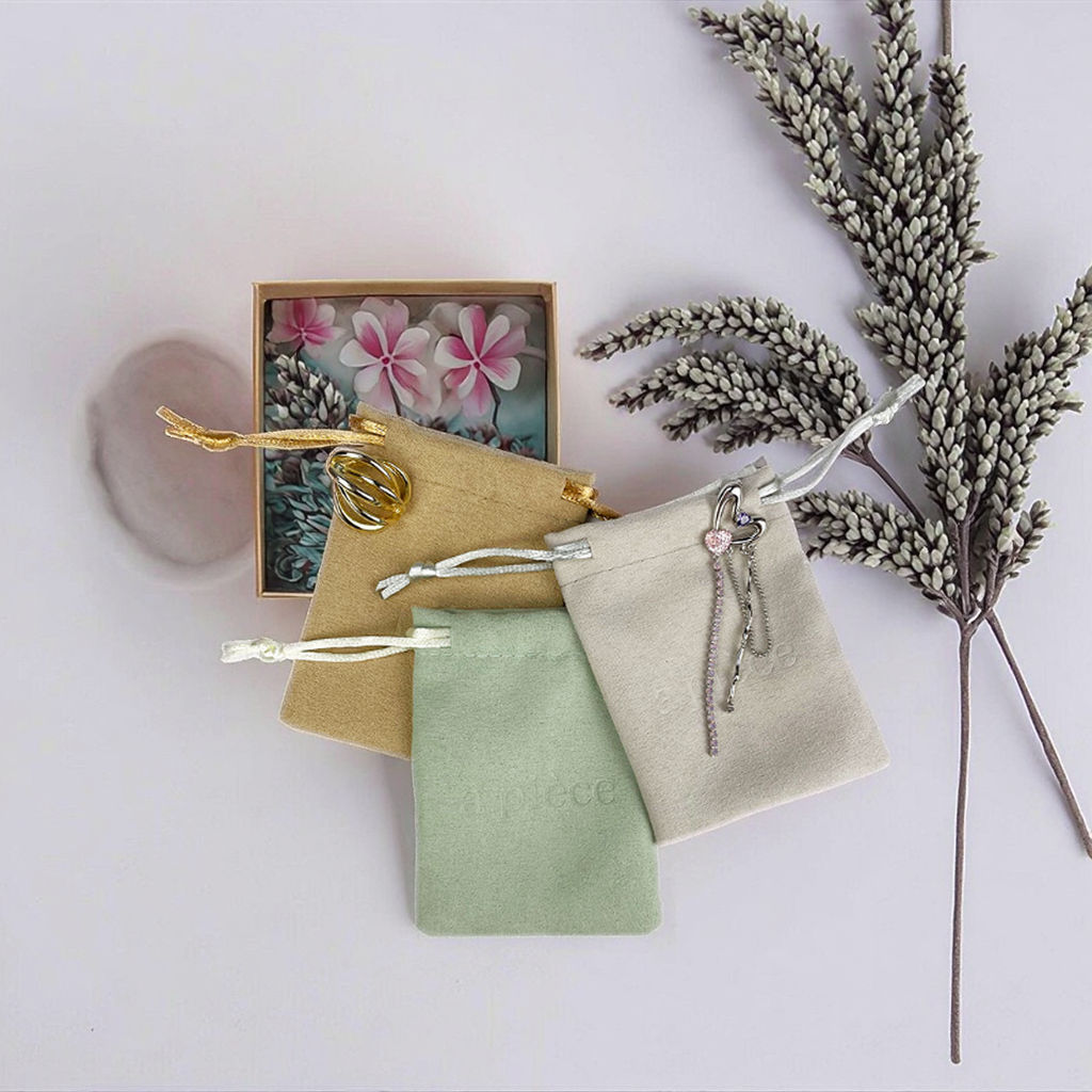 Wholesale Custom Logo Colorful Velvet Pouch Suede Perfume Gift Bag with Drawstring Jewelry Container for Accessories Pieces