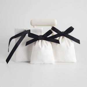 Wholesale Custom Logo White Earring Cellphone Cotton Bag With Ribbed Band Makeup Linen Jewelry Cotton Pouch Packaging